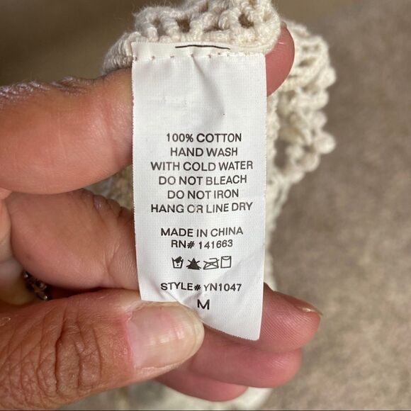 Crocheted Cream Fringed Bottom Top Medium - Picture 2 of 4